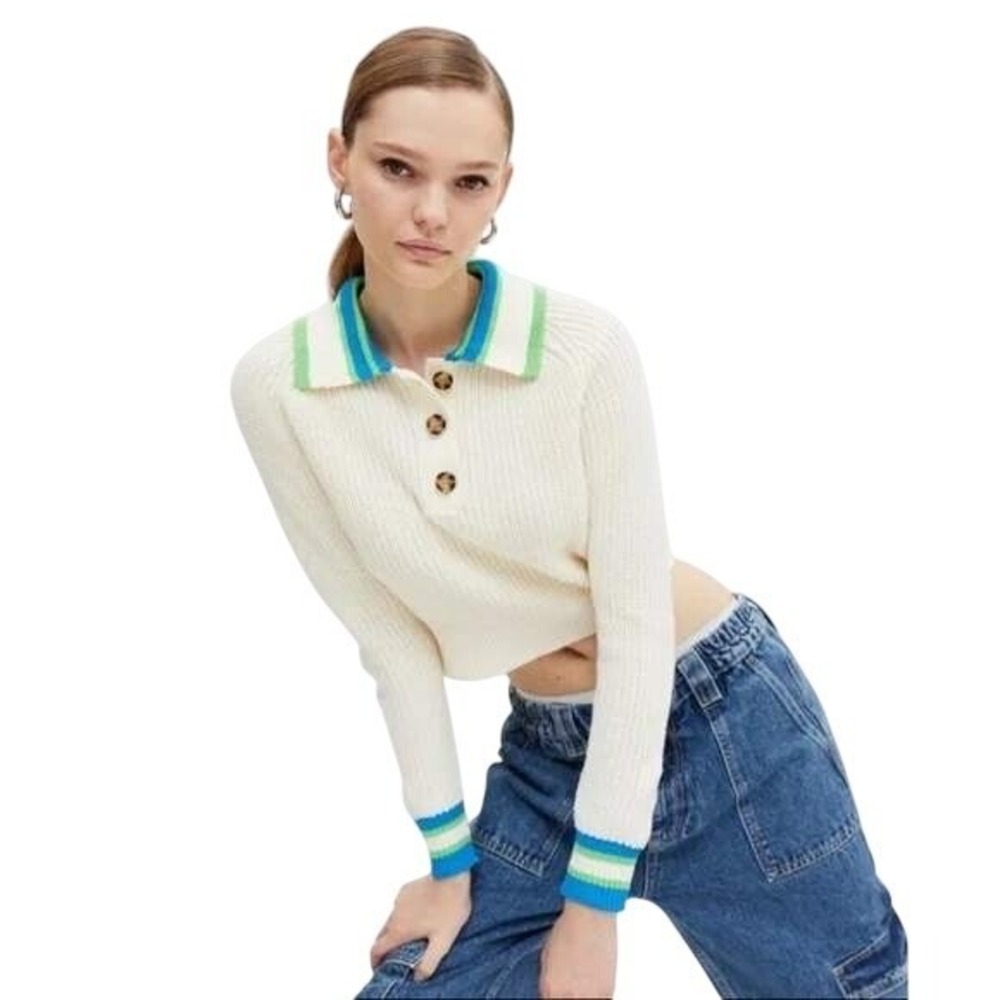 Urban Outfitters BDG‎ Taylor Cropped Collared Sweater Knit Cream Blue - Medium